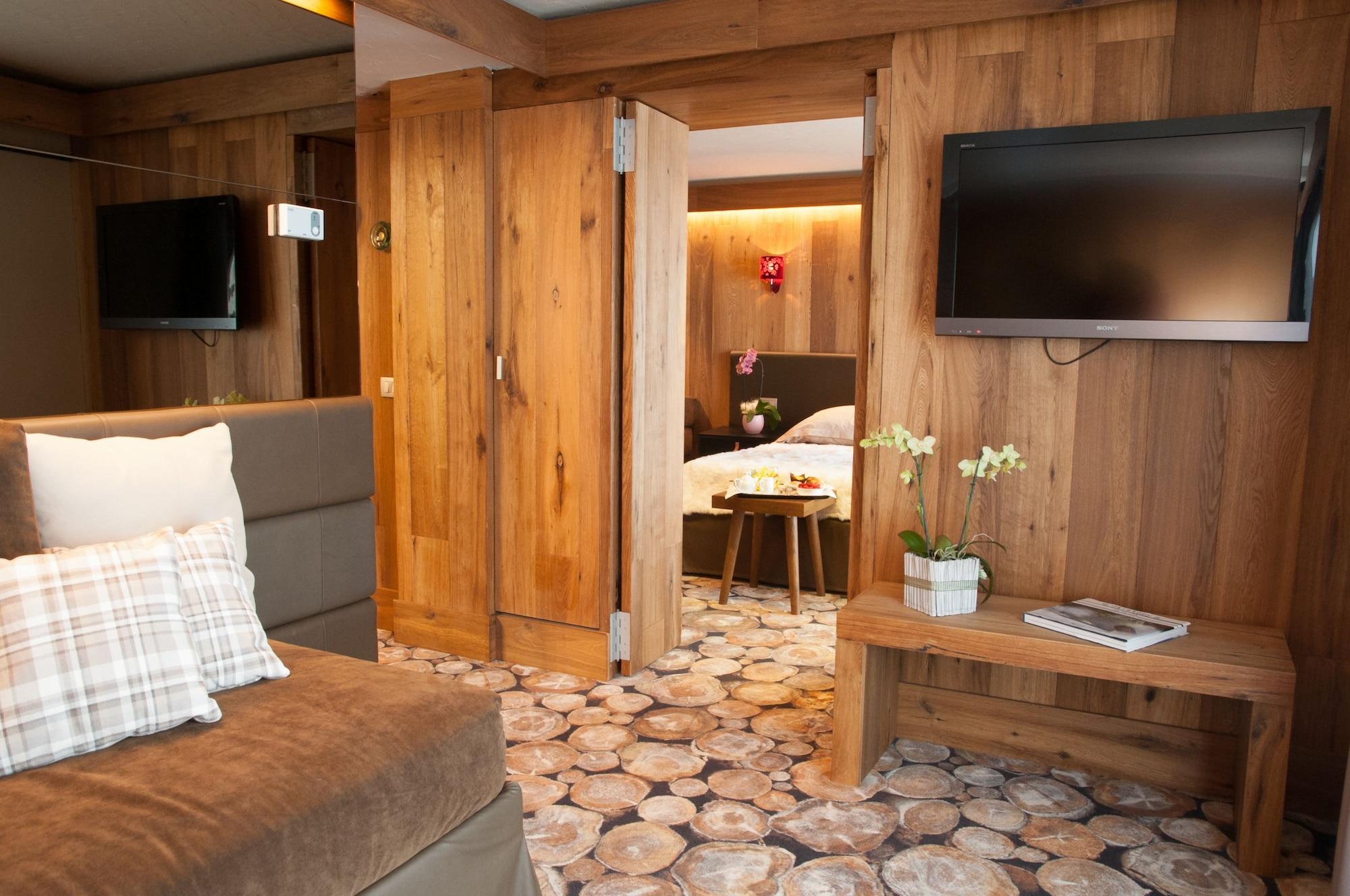 Alexander Charme Hotel ลีวินโญ ภายนอก รูปภาพ