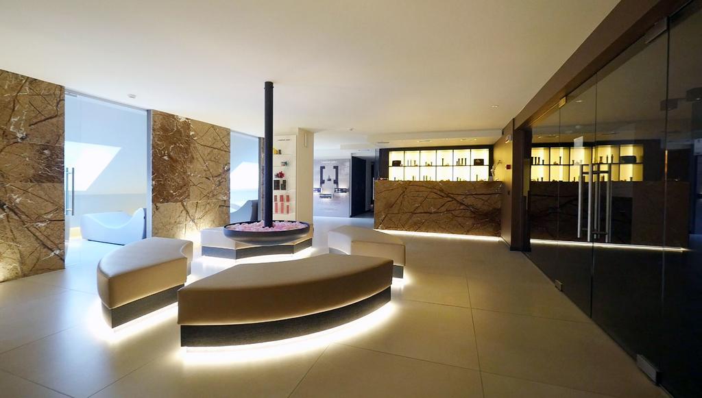 Alexander Charme Hotel ลีวินโญ ภายนอก รูปภาพ